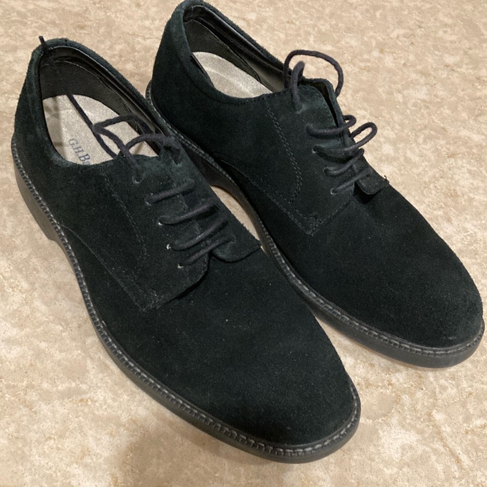 GH Bass Men's black suede lace up shoe. Worn a fee times. Minimal wear.